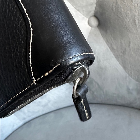 Dooney & Bourke Black Textured Leather wallet - Picture 13 of 14